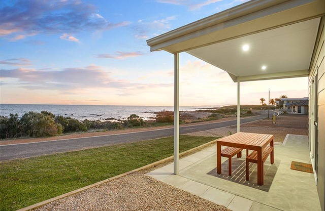 Wallaroo Esplanade Beachfront – Pet-Friendly Holiday House, North Beach