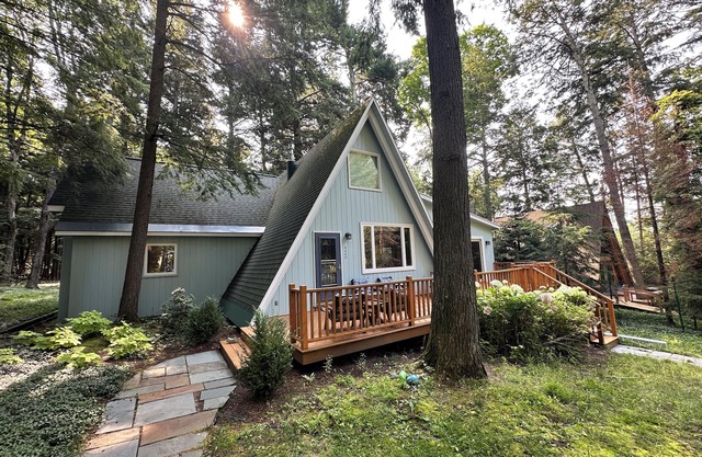 Walloon Village Home- Few Steps To Lake Access!