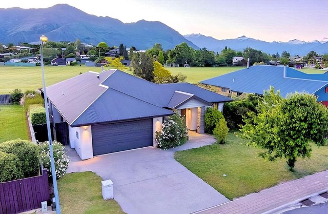 Wanaka Holiday Home