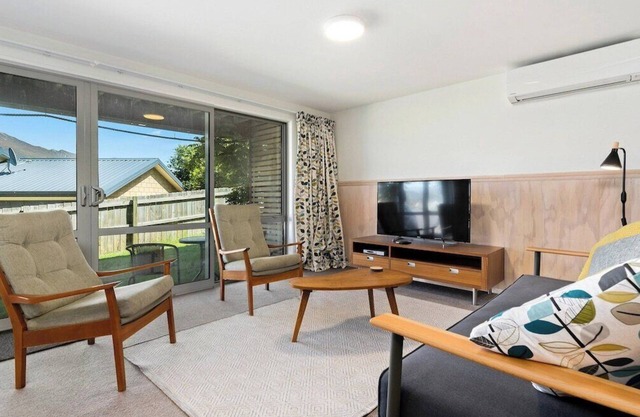 Wanaka 'Mount Iron Studio' with private terrace