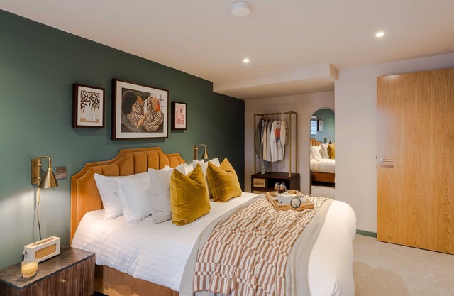 Wapping Wharf | 1 Bedroom Apartment SB