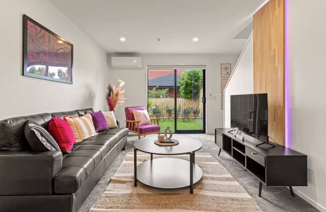 Warm and Inviting 2 Bedroom Home