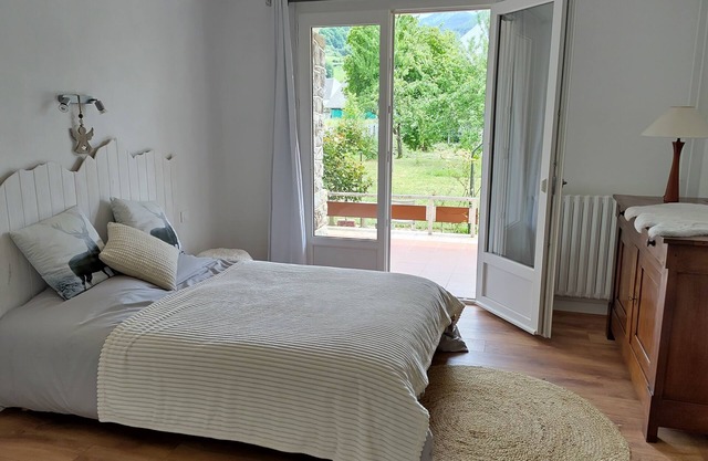 Warm apartment in the heart of the Bigorre, amazing view of the Pic du Midi