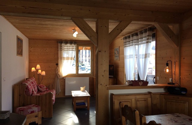 Warm apartment, to the slopes of the feet