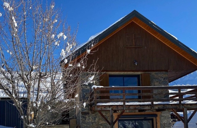 Warm chalet with exceptional view