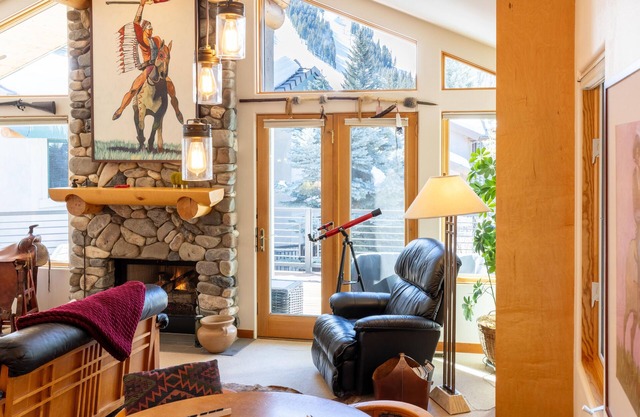 Warm Springs Ski Way Home | Pool, Pickleball, and More!