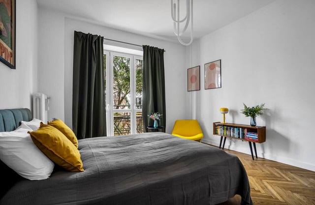 Warsaw Suite near River - 58m2, Balcony, Metro by Rentujemy
