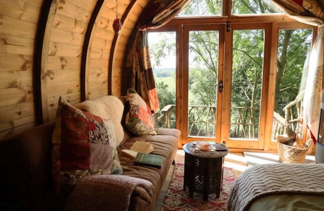 Warwickshire Woodland Glamping Cabin - Oak