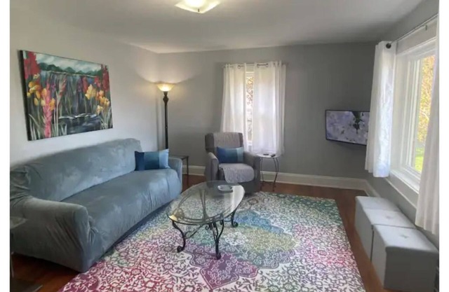Washer, Dryer, Desk, Smart TV, Blackout Shades, Fully Stocked Kitchen Cookware
