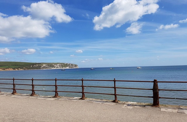 Water's Edge - Sea Front Self Catering Apartment in the Heart of Swanage