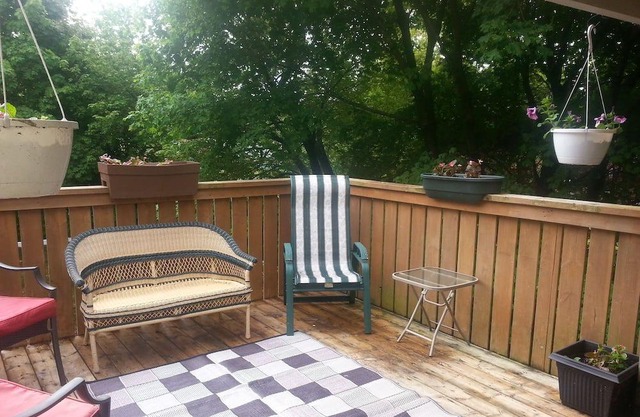 Water View: Spacious, Relaxed, and Charming Heritage Home in Trendy Downtown