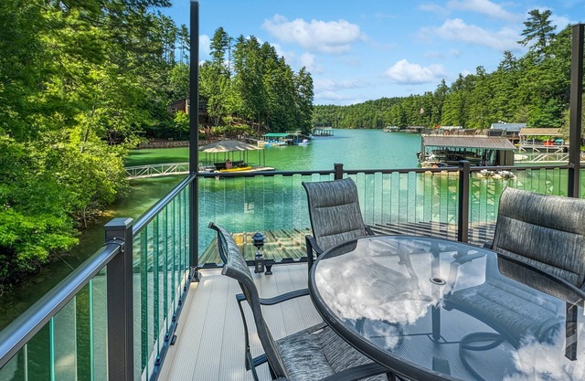 Waterfallin' 4 the Lake - Lakefront | Private Dock with Slip | Hot Tub