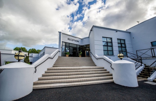 Waterfoot Hotel