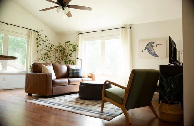Waterfront 2-bedroom house in Noel on the Elk River