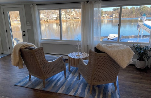 waterfront 2-bedroom with private dock!