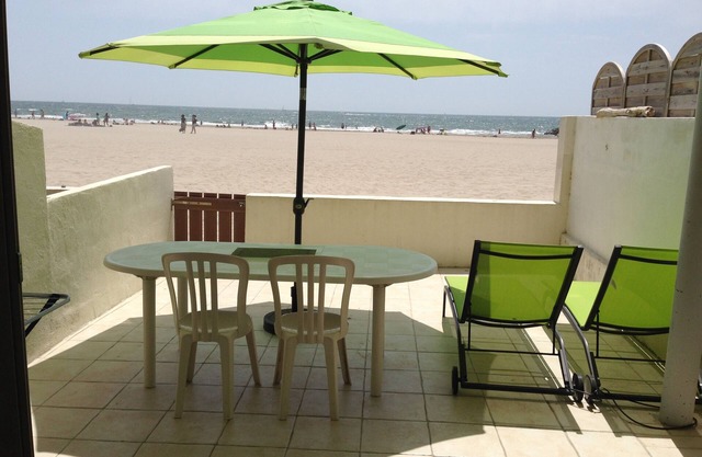 Waterfront - Apartment in 1st line - Sea view