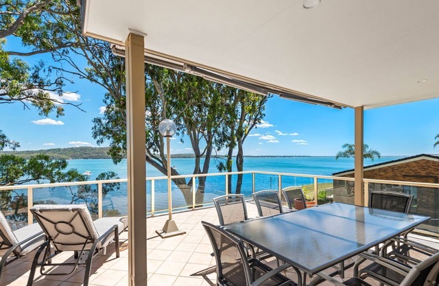 Waterfront Apartment - Soldiers Point