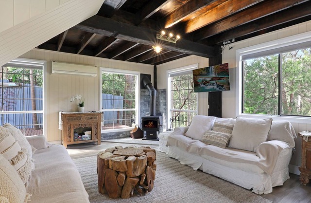 Waterfront Getaway, Pet Friendly – 1 Night Stays!
