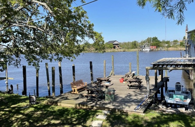 Waterfront Bayou living only 30 minutes from New Orleans, Dock Fishing