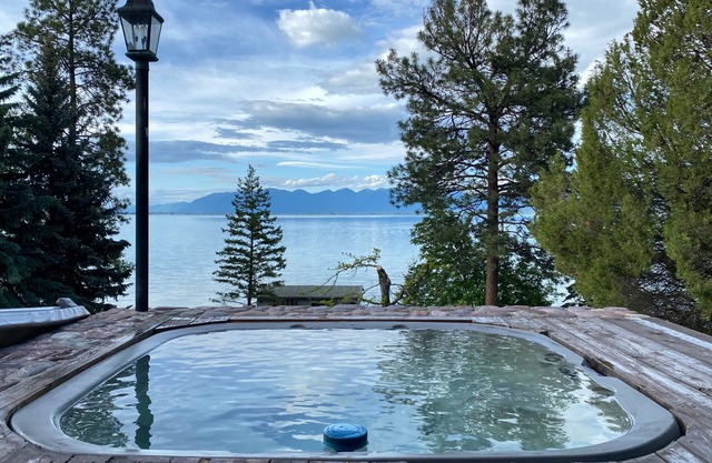Waterfront, Beautiful Flathead Lake, Panoramic Views!