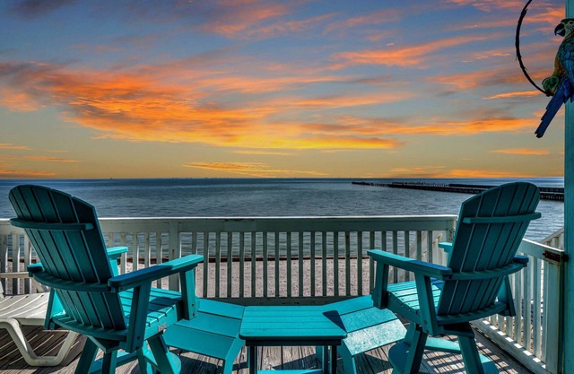 Waterfront, boat launch, swimming pool, lighted fishing pier & boat parking.