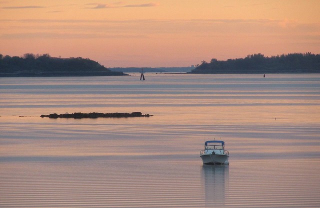Waterfront. Boston & island views. Kayaks onsite Weekly discount Fall dates now!