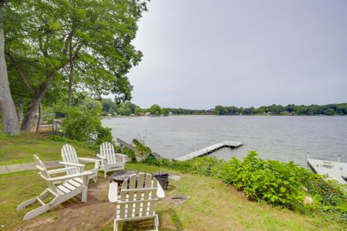 Waterfront Cable Lake Cabin with Grill!