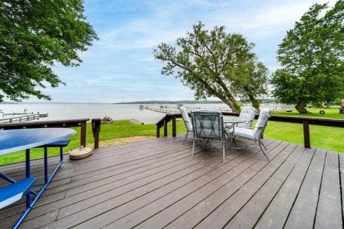 Waterfront Chautauqua Lake Home with Deck and Grill!