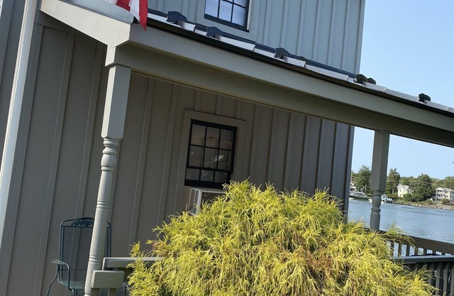 Waterfront Cottage on the C&D Canal!