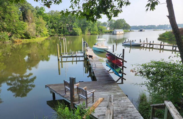 Waterfront cottage in Historic Urbanna, VA