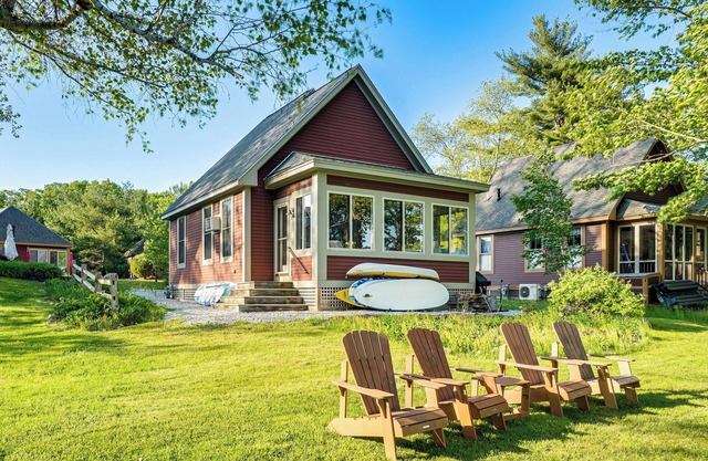 Waterfront Cottage in Summer Village w/Grill