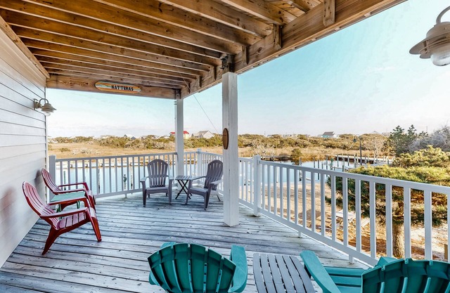 Waterfront Family Condo w/Free WiFi, Shared Pool, Private W/D, Water Views