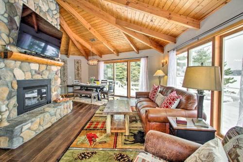 Waterfront Gull Lake with Dock Family Friendly!