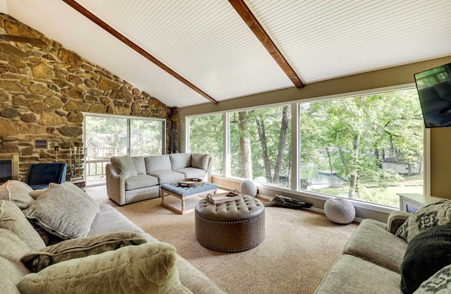 Waterfront Haven w/Deck on Monkey Island!