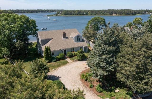 Waterfront home on Grand Cove w/AC and 3 kayaks