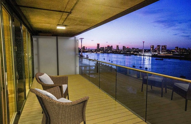 Waterfront - London Greenwich O2 Arena 2 Bed Apartment