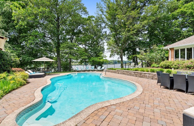 Waterfront oasis, tranquil masterpiece for relaxing and recreating beautifully