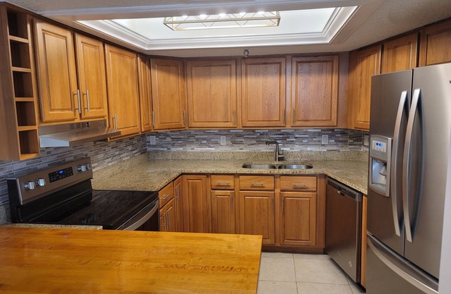WATERFRONT PENTHOUSE 1BD/1BA Sunset Suite 5 MIN to DOWNTOWN LIVE MUSIC & BEACHES