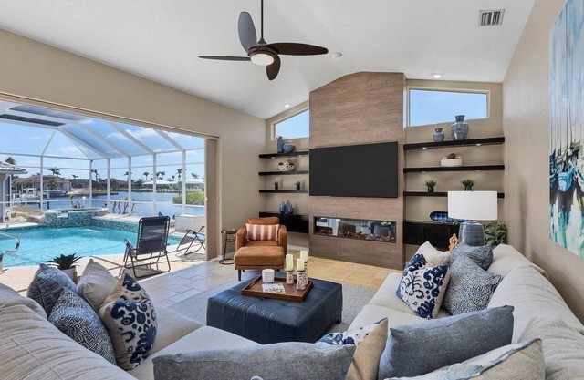 Waterfront Punta Gorda Isles 3 Bedroom pool hot tub, dock, bikes office