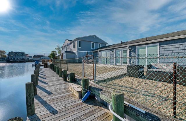 Waterfront Vacation Rental in Mystic Island