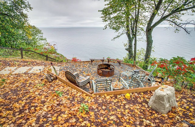 Waterfront Wahkon Cabin w/Gas Grill & Fire Pit!