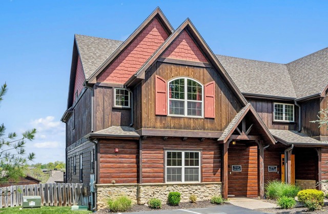 WaterMill Cove Resort LUXURY Lakefront Villa M-HUGE POOL/HOT TUBS~2Mi to Silver Dollar City