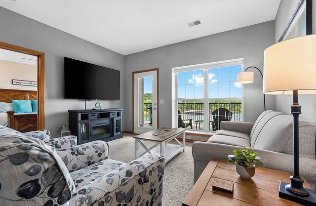 Waters Edge Retreat – For 6!