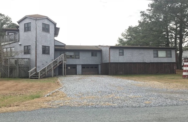 Waters Edge - Waterfront Vacation Home on Chincoteague Island Virginia