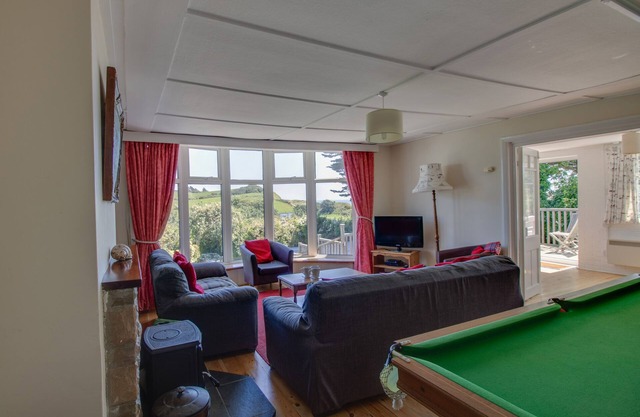 WATERSON, pet friendly, with open fire in Osmington