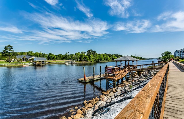 Waterway views, beautiful sunsets, pools, hot tubs, balcony, grilling & beaches