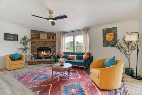 Watkins Glen Hot Tube Retreat- Finger Lakes Region