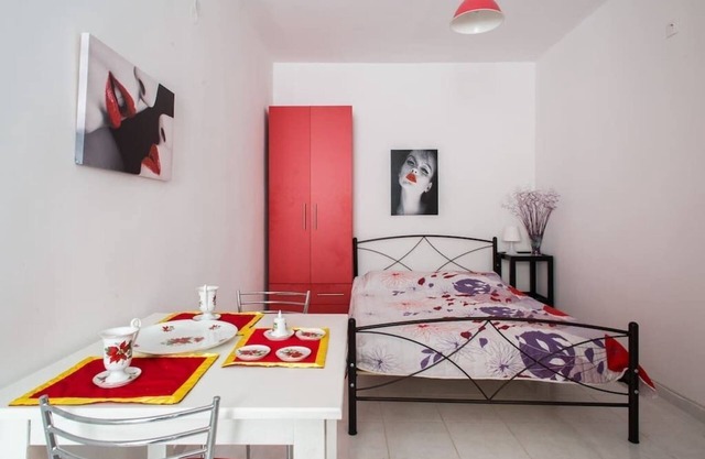 Wavedance Accommodation (Estia)