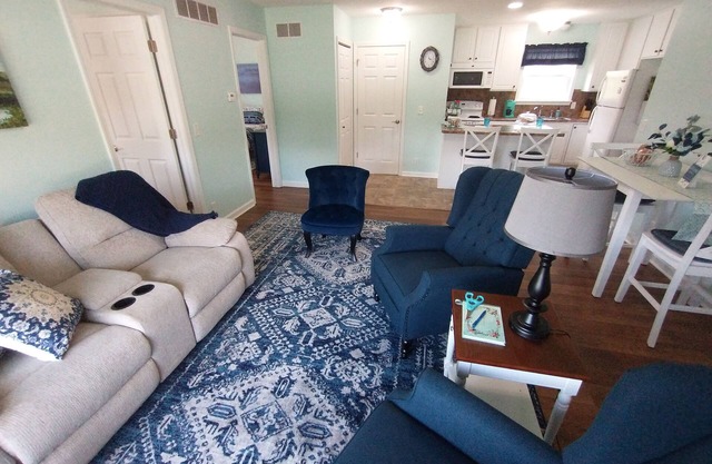 Wayside Guest House Clean, Cozy, Comfortable, Convenient