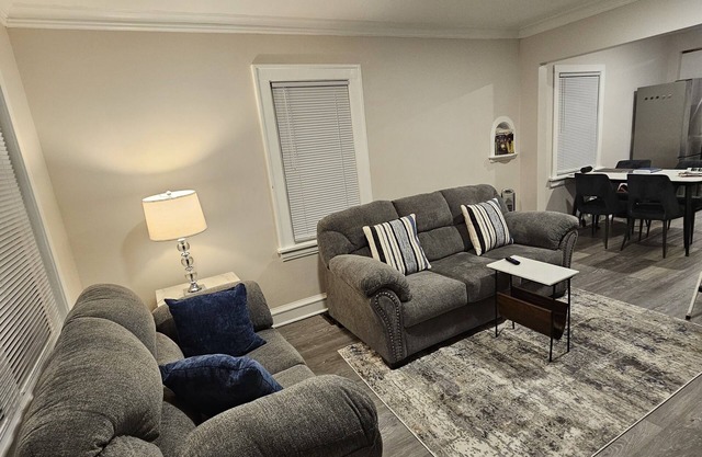 Welcome Home Away! Cozy Retreat Centrally located close to lakes and trails.